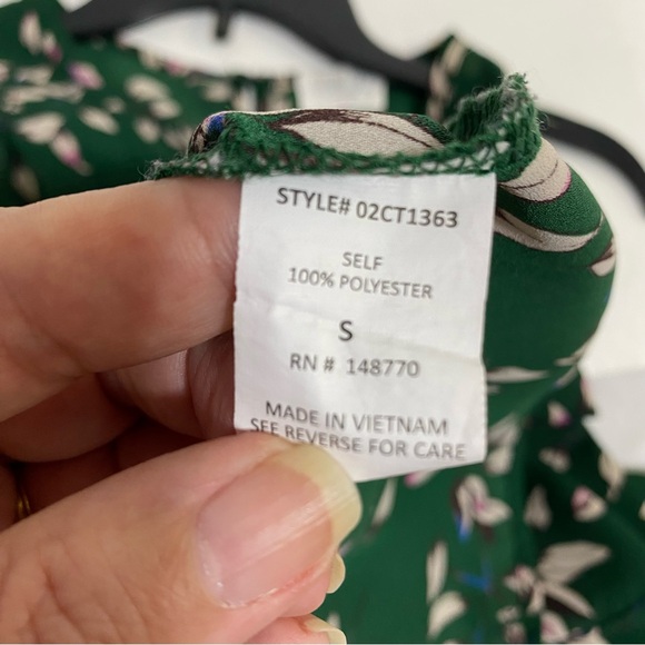 Sienna Sky Top Dark Green Leaf Print Blouse 3/4 Sleeve Cold-Shoulder Size Small - Picture 13 of 16